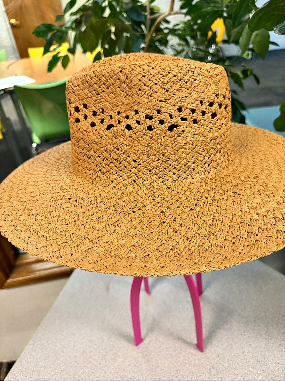 Wide Brim Woven Paper Hat in Brown Like New